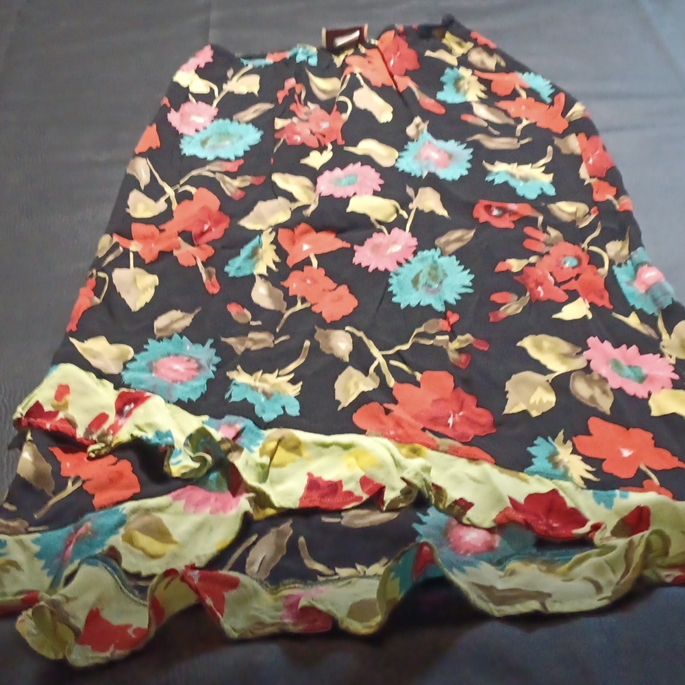 SAREET floral poly skirt